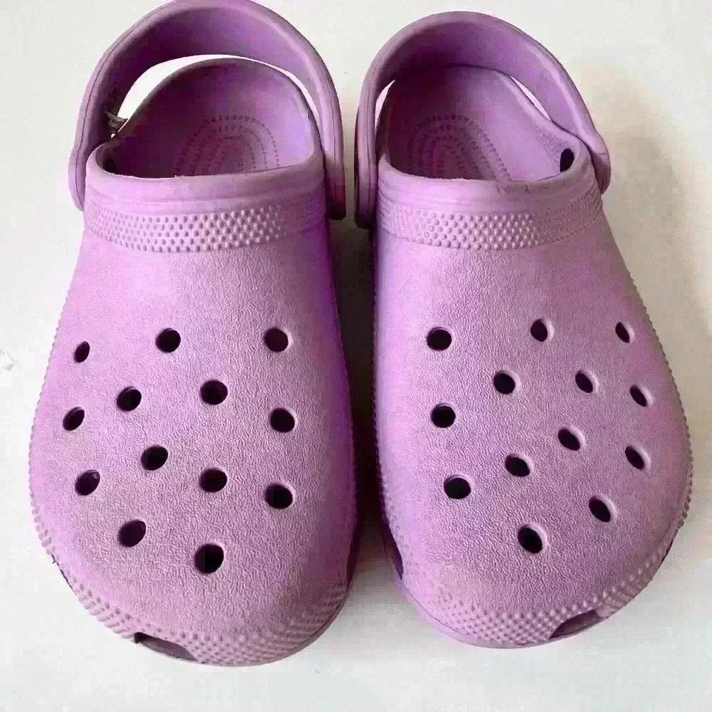 Crocs Kid’s Lavender Slingback Clog.